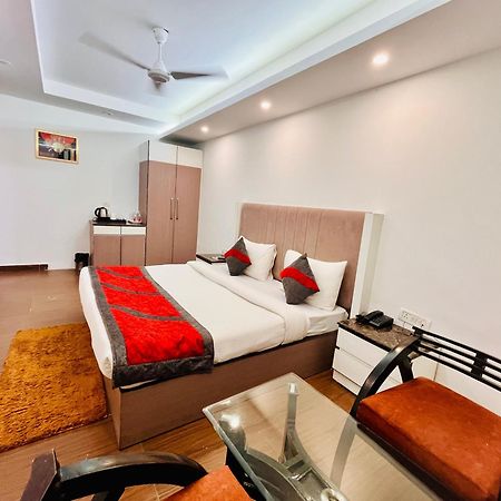 Hotel The Gold Inn - Karol Bagh Delhi Exteriör bild