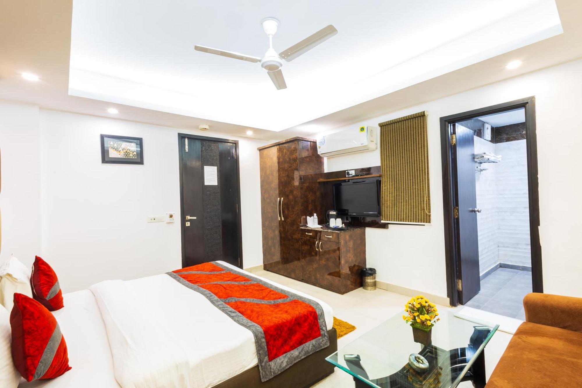 Hotel The Gold Inn - Karol Bagh Delhi Exteriör bild