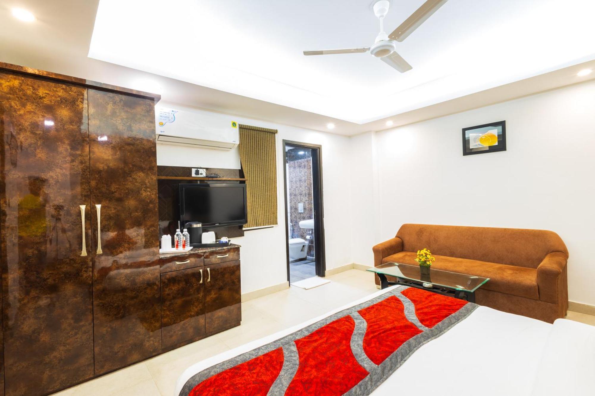 Hotel The Gold Inn - Karol Bagh Delhi Exteriör bild