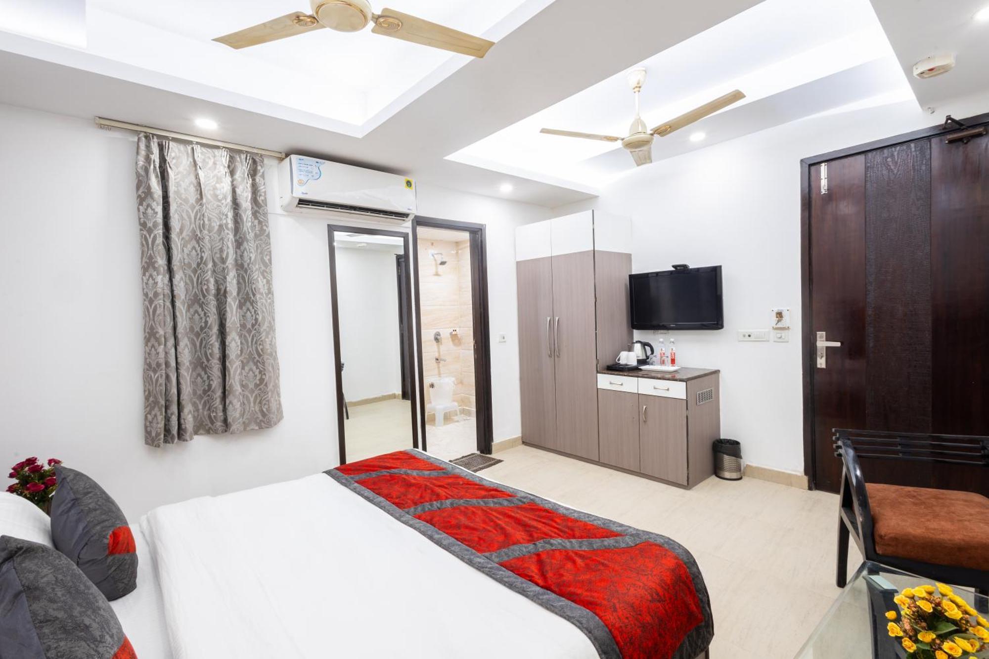 Hotel The Gold Inn - Karol Bagh Delhi Exteriör bild