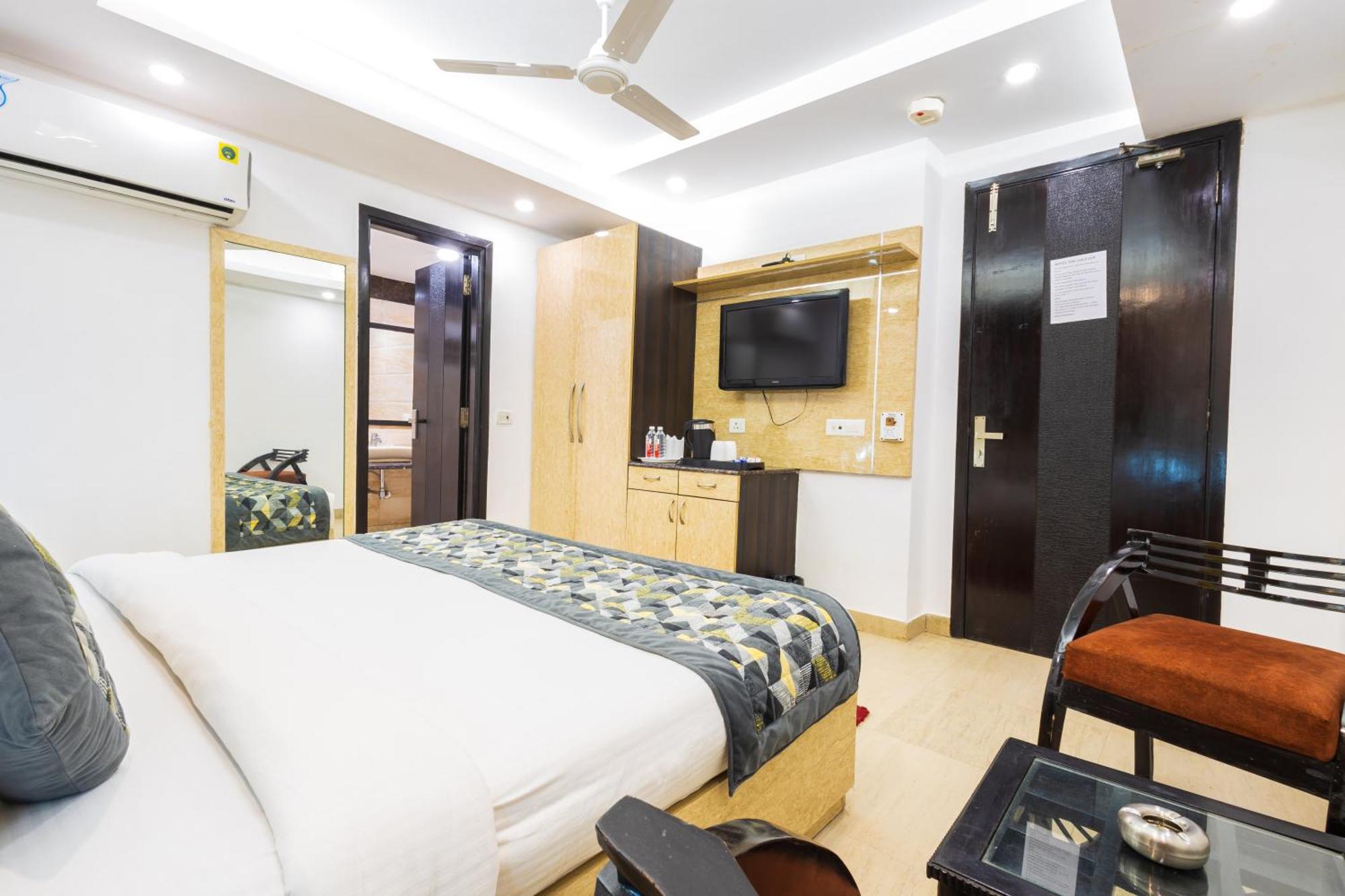 Hotel The Gold Inn - Karol Bagh Delhi Exteriör bild
