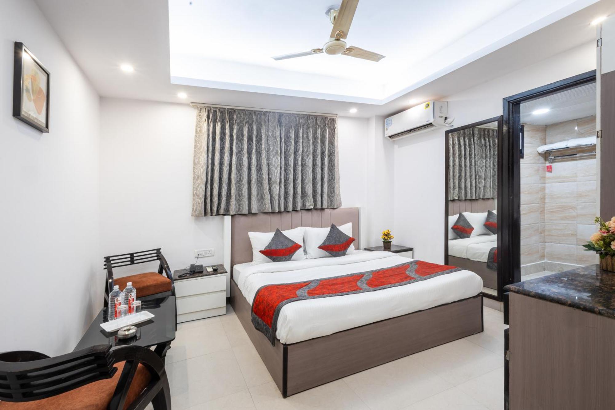Hotel The Gold Inn - Karol Bagh Delhi Exteriör bild