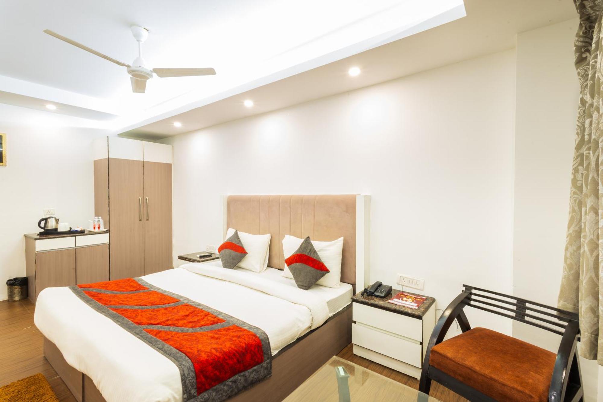 Hotel The Gold Inn - Karol Bagh Delhi Exteriör bild