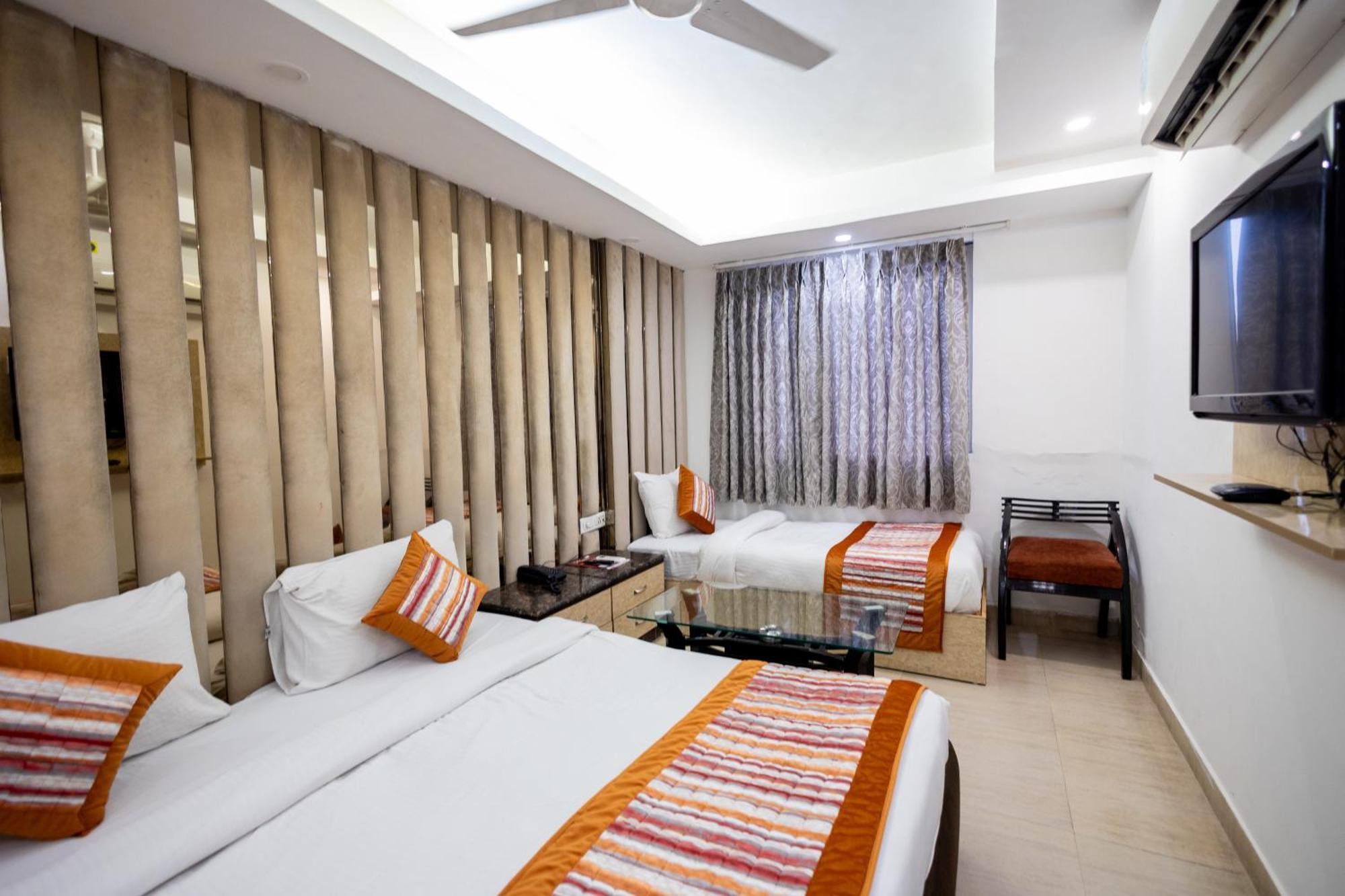 Hotel The Gold Inn - Karol Bagh Delhi Exteriör bild