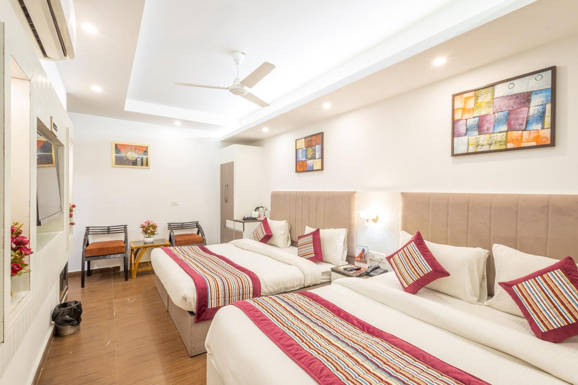 Hotel The Gold Inn - Karol Bagh Delhi Exteriör bild